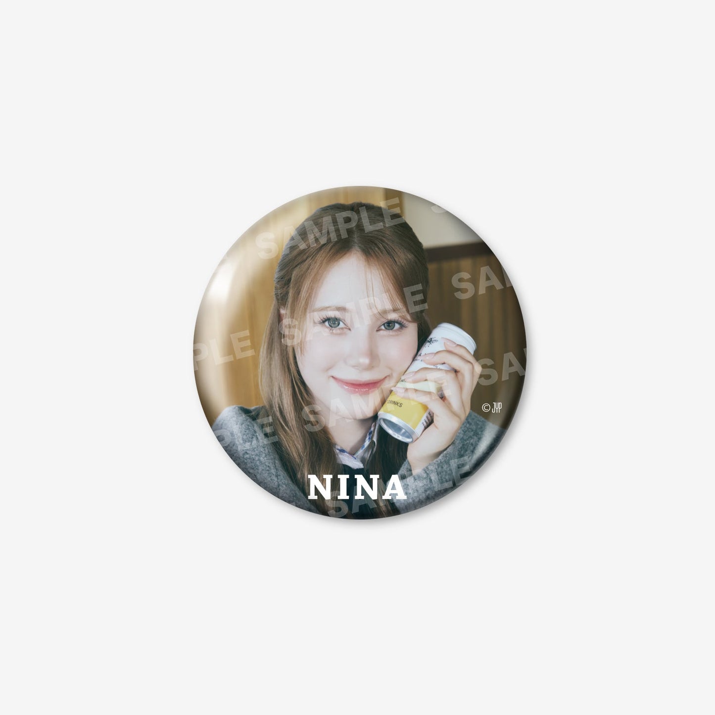 PHOTO BADGE - NINA / NiziU『JYP JAPAN POPUP STORE 2025』