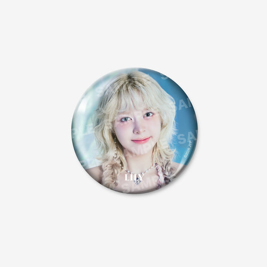 PHOTO BADGE - LILY / NMIXX『1ST WORLD TOUR <EPISODE 1: ZERO FRONTIER> IN JAPAN』