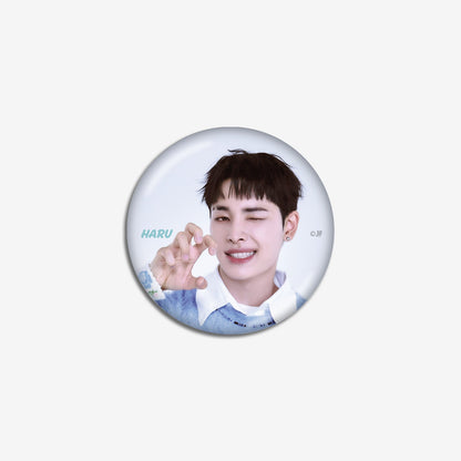 PHOTO BADGE SET - HARU / NEXZ『Japan debut 1st Anniversary POPUP STORE “1st SCOOP”』