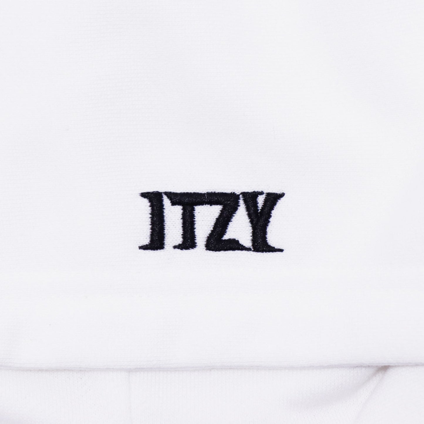 HOODIE / WHITE【M】/ ITZY『TUNNEL VISION』
