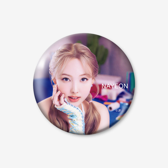 PHOTO BADGE - NAYEON『Celebrate』【Shipped after late Aug.】