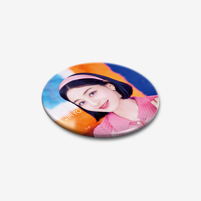 PHOTO BADGE - JIHYO『Celebrate』【Shipped after late Aug.】